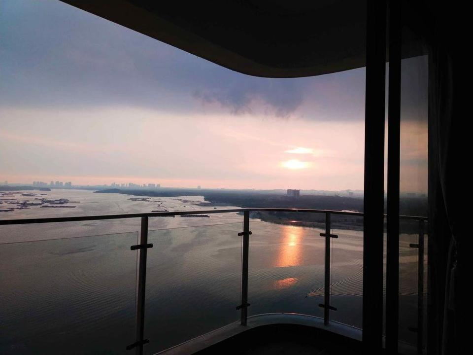 Rainbow Homestay Johor Bahru Buitenkant foto