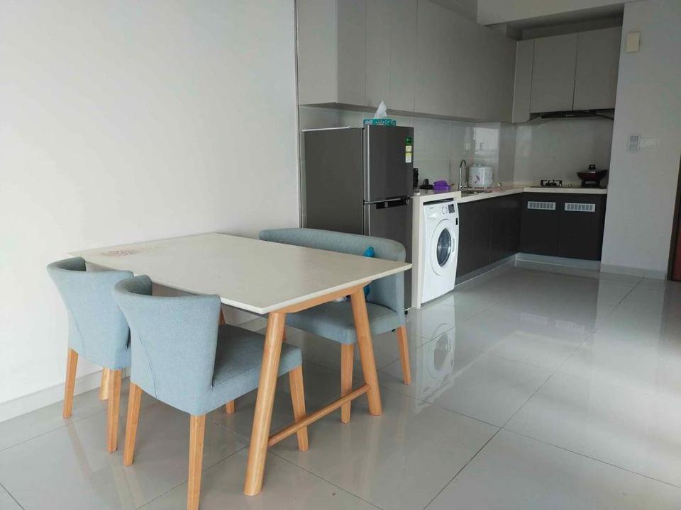 Rainbow Homestay Johor Bahru Buitenkant foto