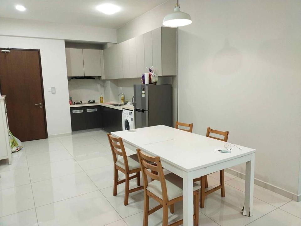 Rainbow Homestay Johor Bahru Buitenkant foto