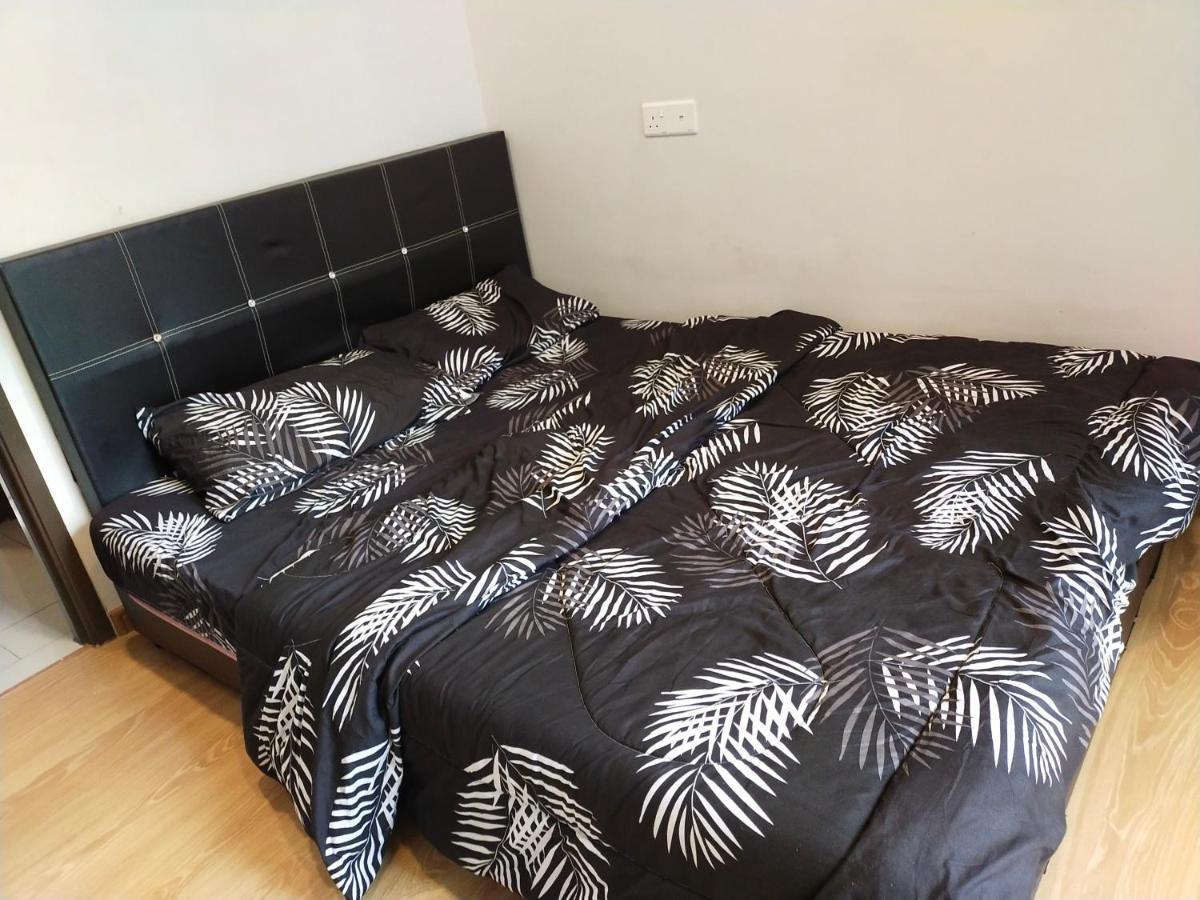 Rainbow Homestay Johor Bahru Buitenkant foto