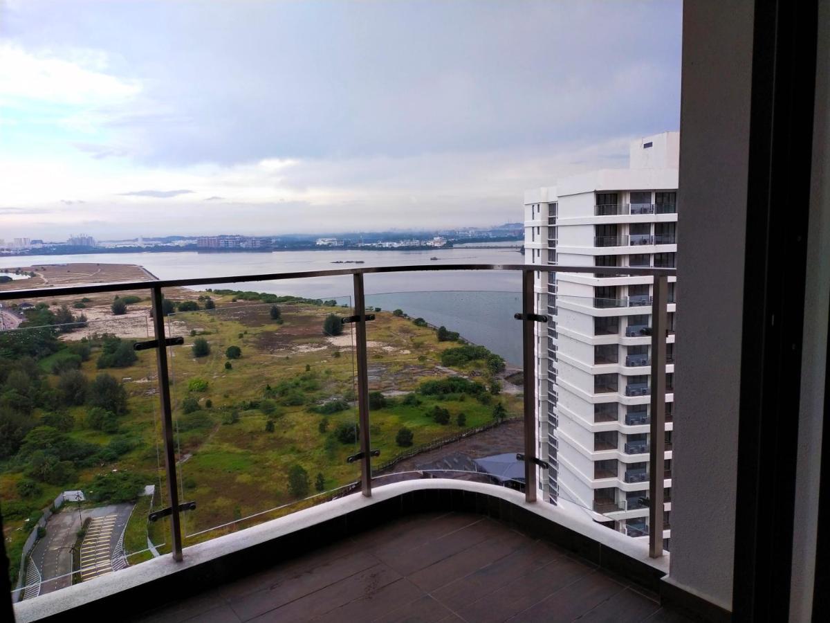 Rainbow Homestay Johor Bahru Buitenkant foto