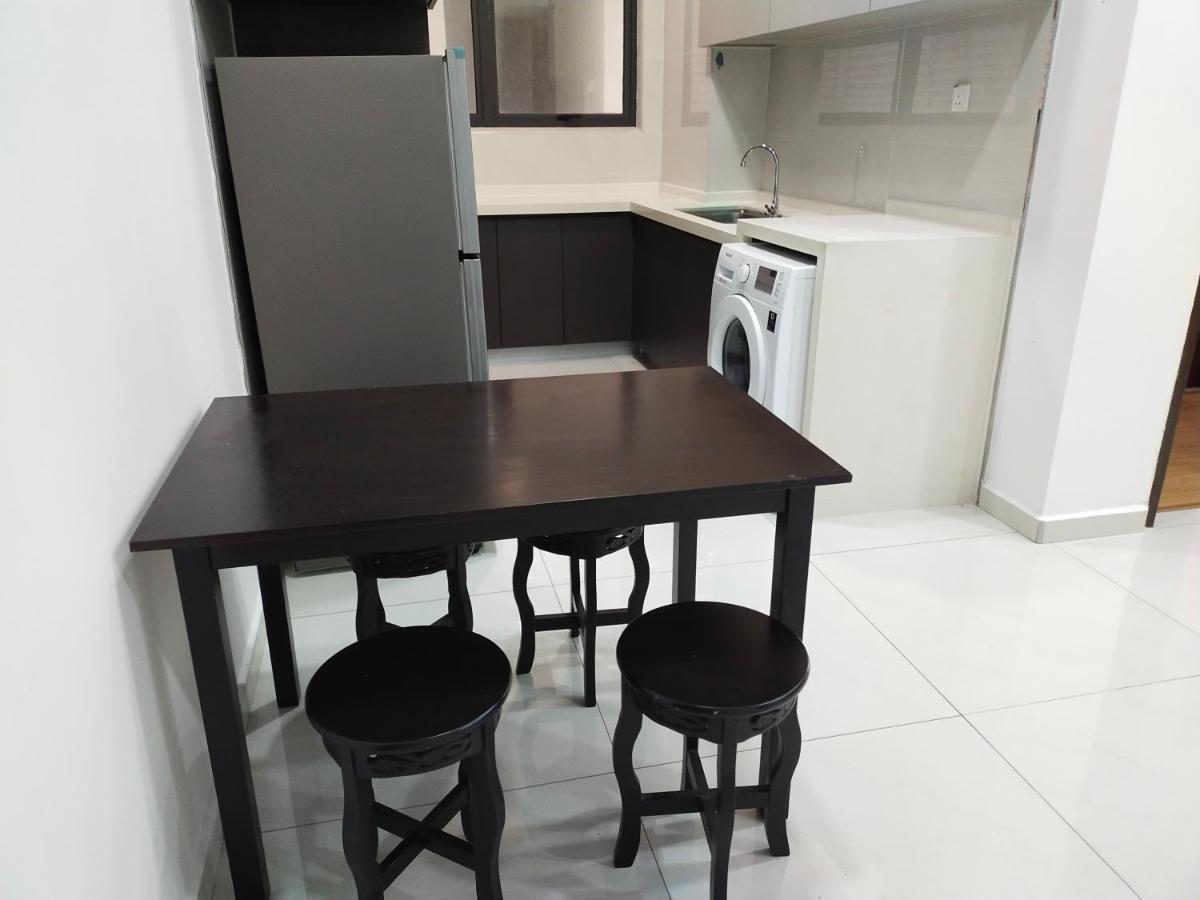 Rainbow Homestay Johor Bahru Buitenkant foto