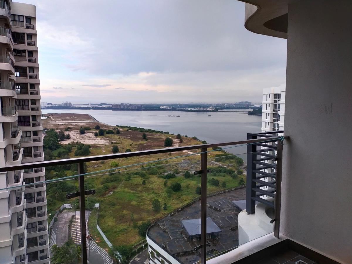 Rainbow Homestay Johor Bahru Buitenkant foto