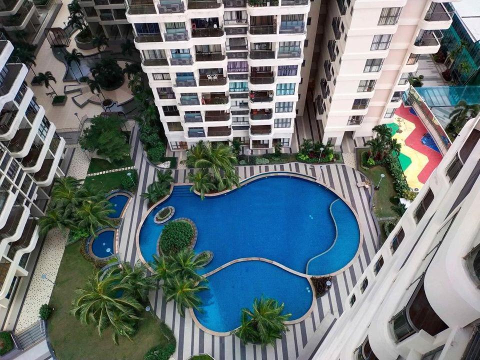 Rainbow Homestay Johor Bahru Buitenkant foto
