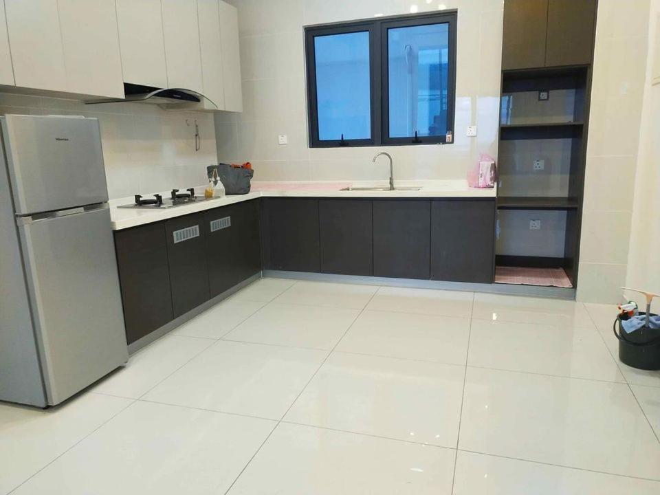 Rainbow Homestay Johor Bahru Buitenkant foto