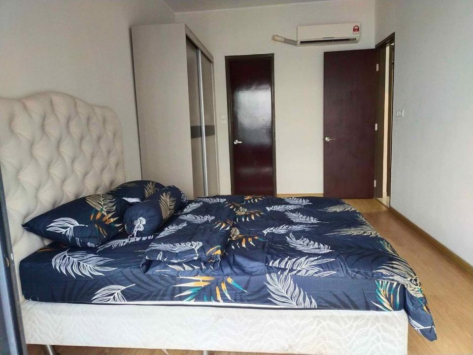 Rainbow Homestay Johor Bahru Buitenkant foto